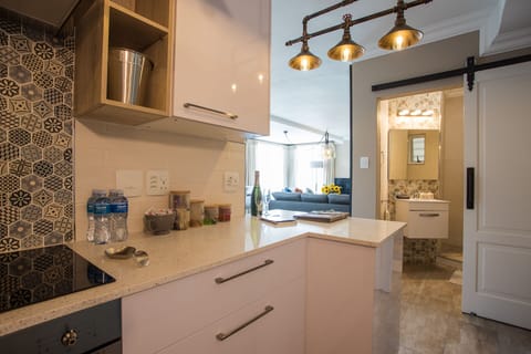 2 bedrooms, Egyptian cotton sheets, premium bedding, Select Comfort beds