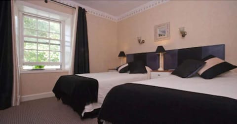 Double or Twin Room | Desk, free WiFi, bed sheets