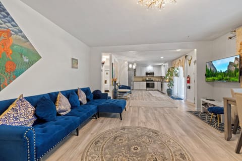 Deluxe House, 2 Bedrooms, Kitchen | Living room | 55-inch flat-screen TV with digital channels, TV, Netflix