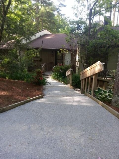 A few steps to condo.
