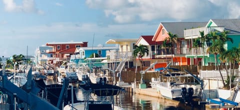 Canal Front...2 minutes to Ocean