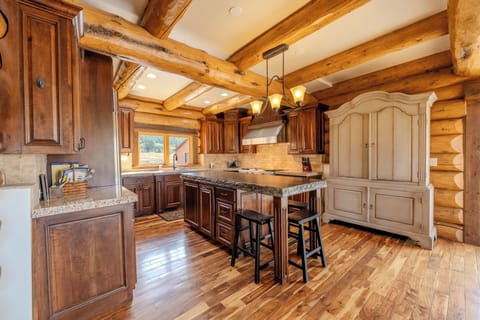 Kitchen showing pantry