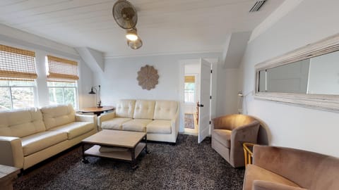 Upstairs PALM VIEW Greatroom