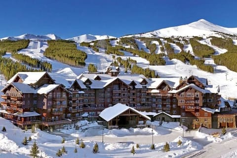 Welcome to One Ski Hill Place This beautiful property is managed by 5 Diamond Lodging