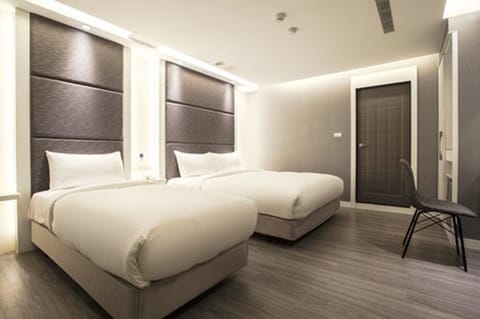 Triple Room | In-room safe, desk, soundproofing, iron/ironing board (on request)