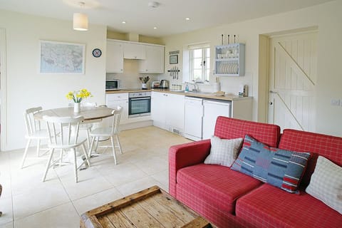 Cottage | Living area | Flat-screen TV
