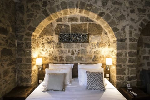 Deluxe Double Room | In-room safe, desk, blackout drapes, soundproofing