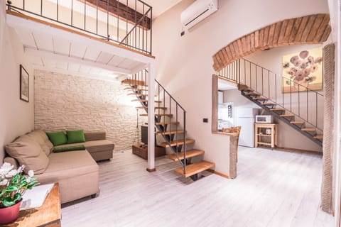 Apartment, 2 Bedrooms | Living area