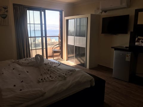 Deluxe Double or Twin Room, Sea View | Desk, free WiFi, bed sheets