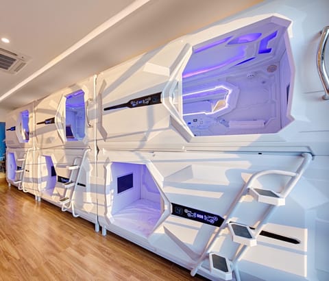 In-room safe, free WiFi, bed sheets