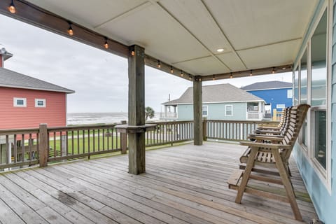 Crystal Beach Vacation Rental | 3BR | 2BA | Stairs Required | 1,551 Sq Ft
