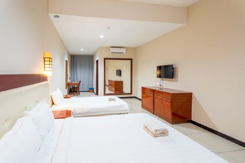 Superior Room | Blackout drapes, free WiFi, bed sheets