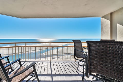 Direct Ocean Front amazing Views 