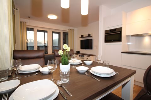 Apartment (W45, incl. end cleaning fee €91) | Private kitchen | Full-size fridge, microwave, oven, stovetop