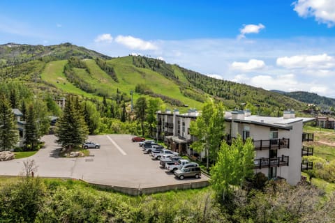 Welcome to your mountain retreat at Storm Meadows C 210