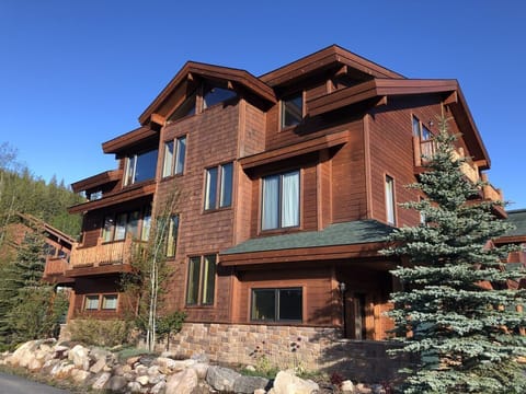 Welcome to Slopeside Retreat