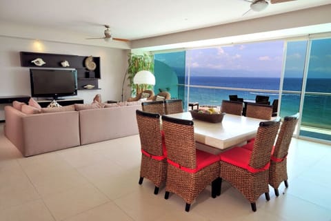 Dining / living room