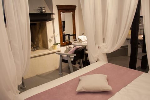 Comfort Double Room (Palj) | Premium bedding, down comforters, pillowtop beds, in-room safe