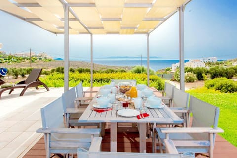 Villa (3 Bedrooms) | Outdoor dining