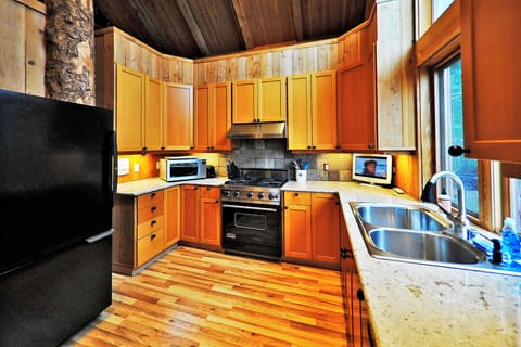 Kitchen with new counters and floor in 2018
