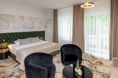 Comfort Double Room | Minibar, in-room safe, desk, free WiFi