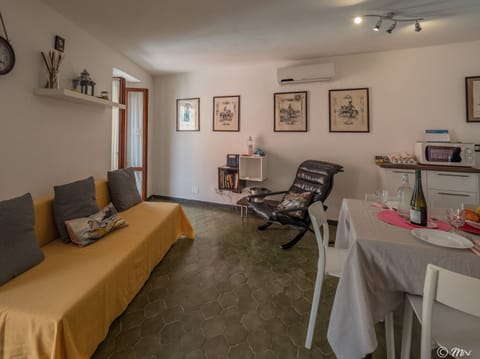 Apartment, 2 Bedrooms, Terrace | Living area