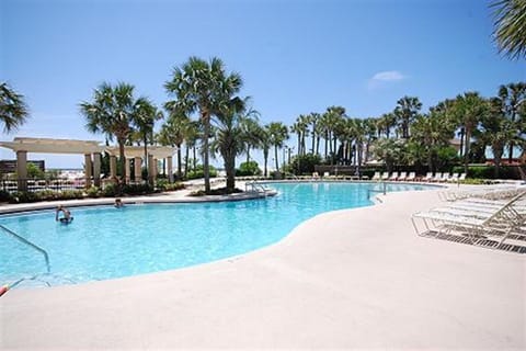 Huge Lagoon Sports pool 3' at both ends and 5.5' in the middle
