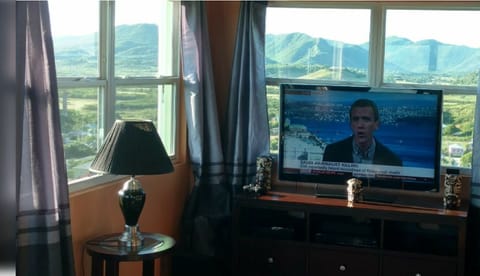 spectacular view of the mountains while sitting in the living room