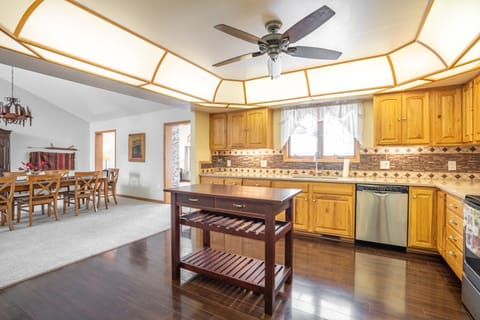 Grand Kitchen with all the extras