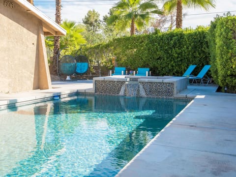 Relax in the pool