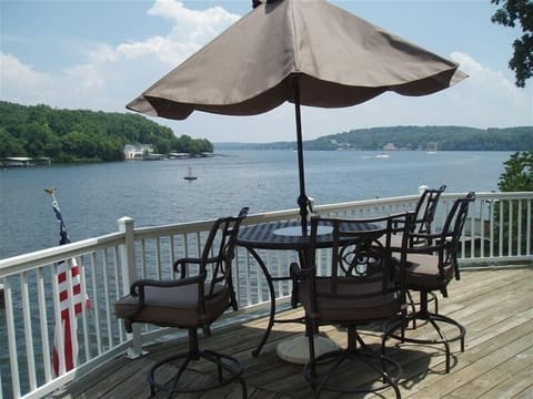 This view needs- you & a cool drink! Well inside Cap't Ron's no-wake cove @34MM