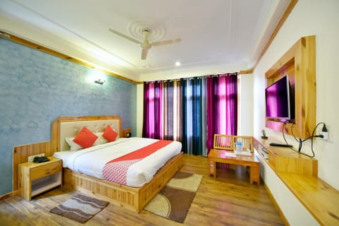 In-room safe, iron/ironing board, free WiFi, bed sheets