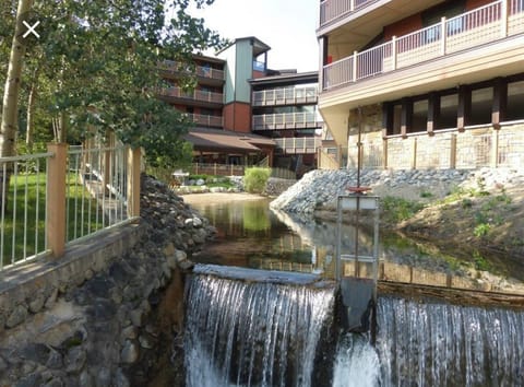 Welcome to the gorgeous Sawmill Creek Condominiums!