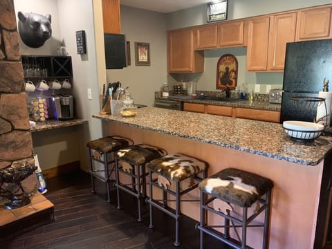 Fully appointed kitchen with everything you need to prepare any meal