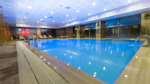 4 indoor pools, outdoor pool