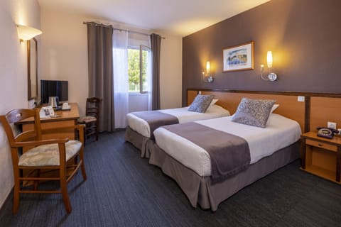 Classic Twin Room | Premium bedding, desk, soundproofing, iron/ironing board