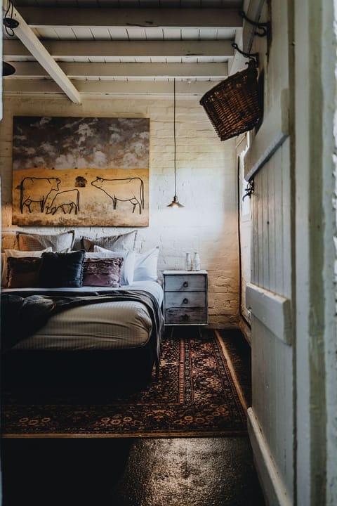 King Size Bed can be split into two singles (1)