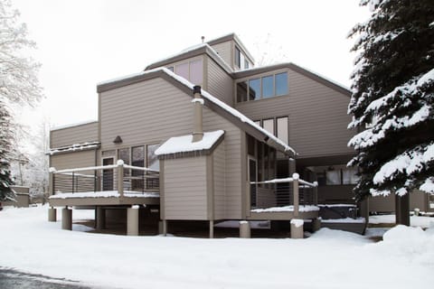 Park City Resort Lodging-Pay Day 189