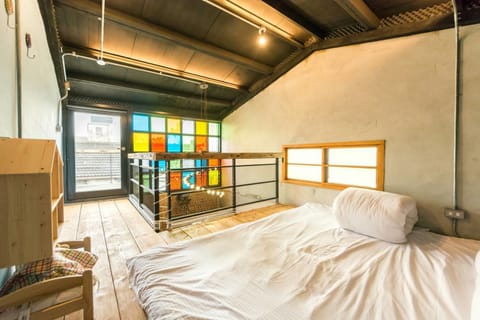 Signature Loft, Multiple Beds, Non Smoking | Minibar, individually decorated, desk, blackout drapes