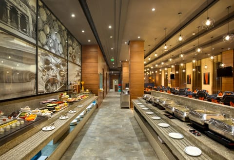Daily buffet breakfast for a fee