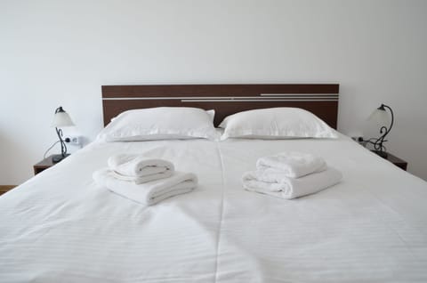 Traditional Apartment, 1 Bedroom | 1 bedroom, Egyptian cotton sheets, premium bedding, down comforters