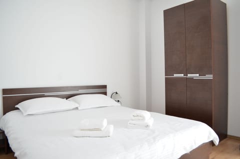 Standard Apartment, 1 Bedroom | 1 bedroom, Egyptian cotton sheets, premium bedding, down comforters
