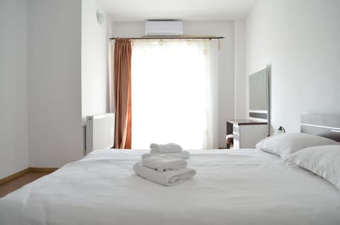 City Apartment, 1 Bedroom | 1 bedroom, Egyptian cotton sheets, premium bedding, down comforters