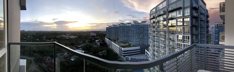 Love seeing the sun sets.