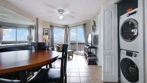 Surf Beach Room 401 Living Room (3)