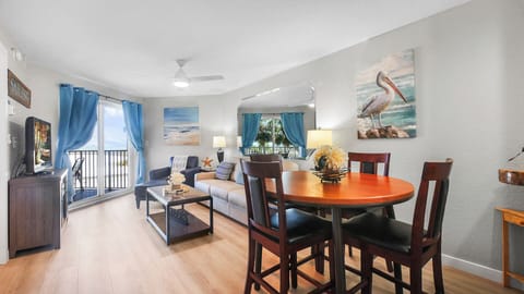 Surf Beach Room 204 Living Room & Dining Area
