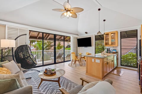 Sit, swing, talk, cook, dine & relax in this breezy, bright, private bungalow