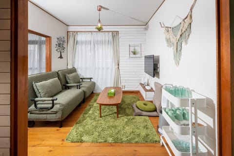 Apartment | Living area | Flat-screen TV