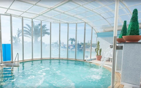 Indoor spa tub