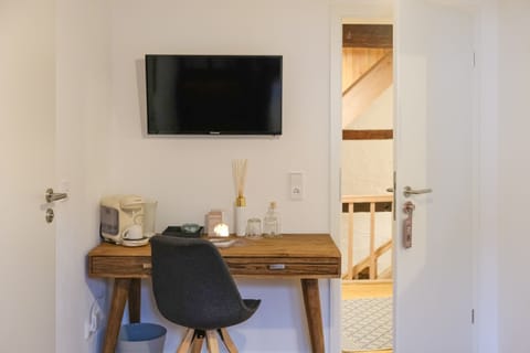 Standard Single Room | Television